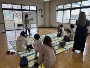 新治　おはなし会とリズム遊び