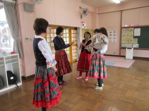 新治フォークダンス3