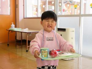 新治お買い物ごっこ買い物中