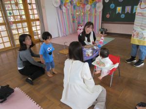 新治誕生会様子