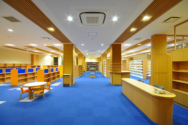 図書館新治地区分館（内部）